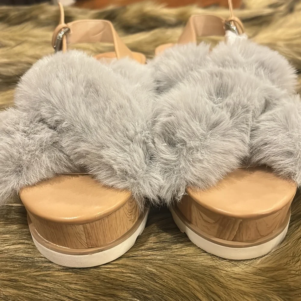 DV By Dolce Vita Liana Faux Fur Platform Sandal In Grey Faux Fur - Picture 2 of 7